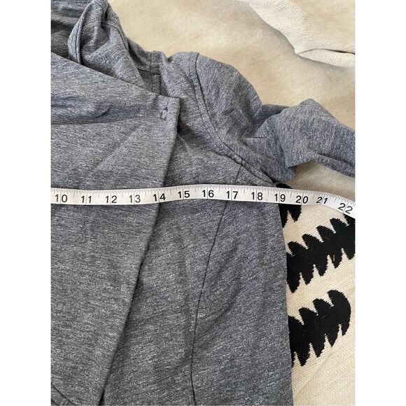 Lululemon‎ That's A Wrap Jacket 4 grey snap front - Picture 5 of 7